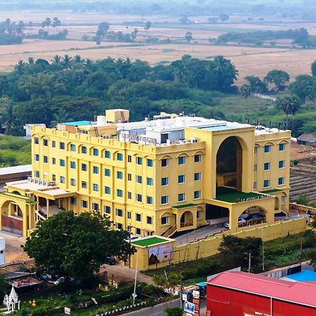 Le Royale Palace Karaikal Bagian luar foto