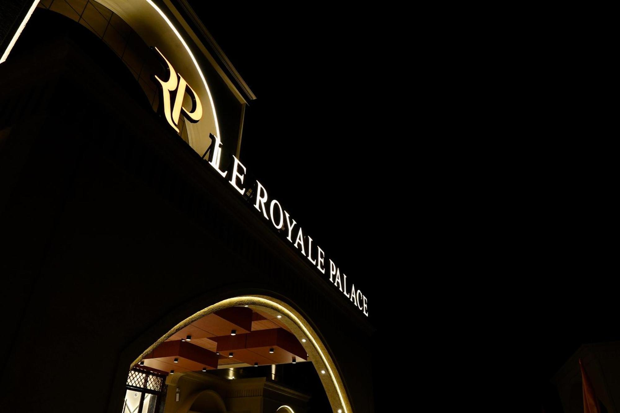 Le Royale Palace Karaikal Bagian luar foto